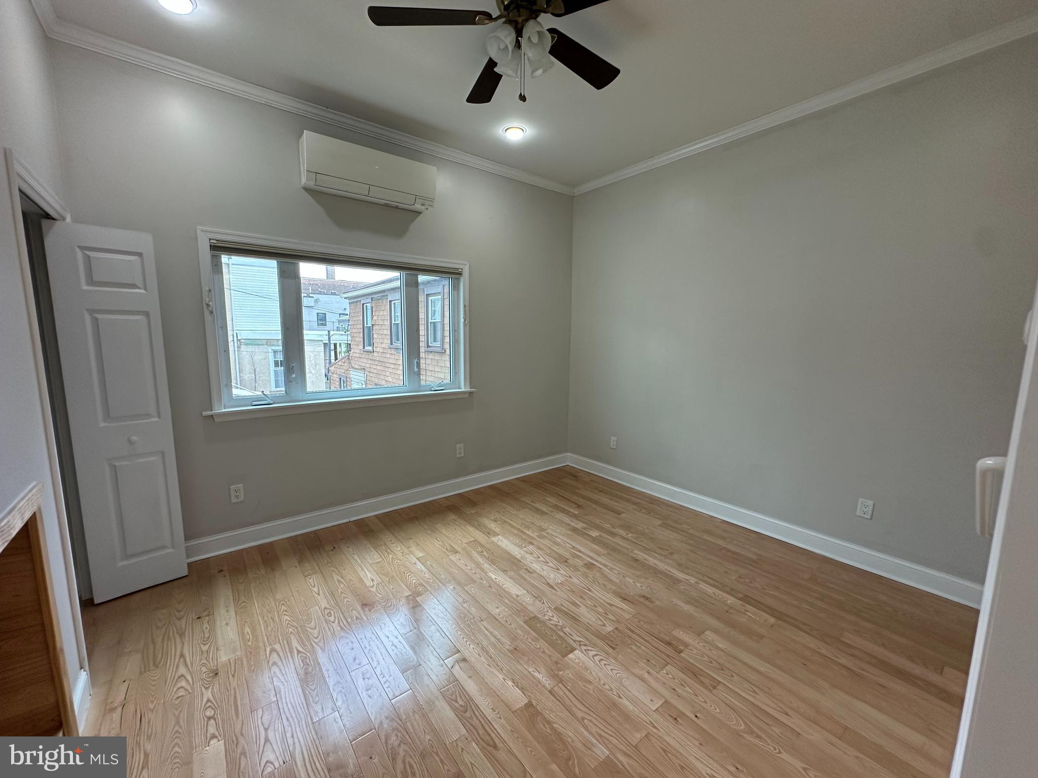 PORT RICHMOND - Residential Lease