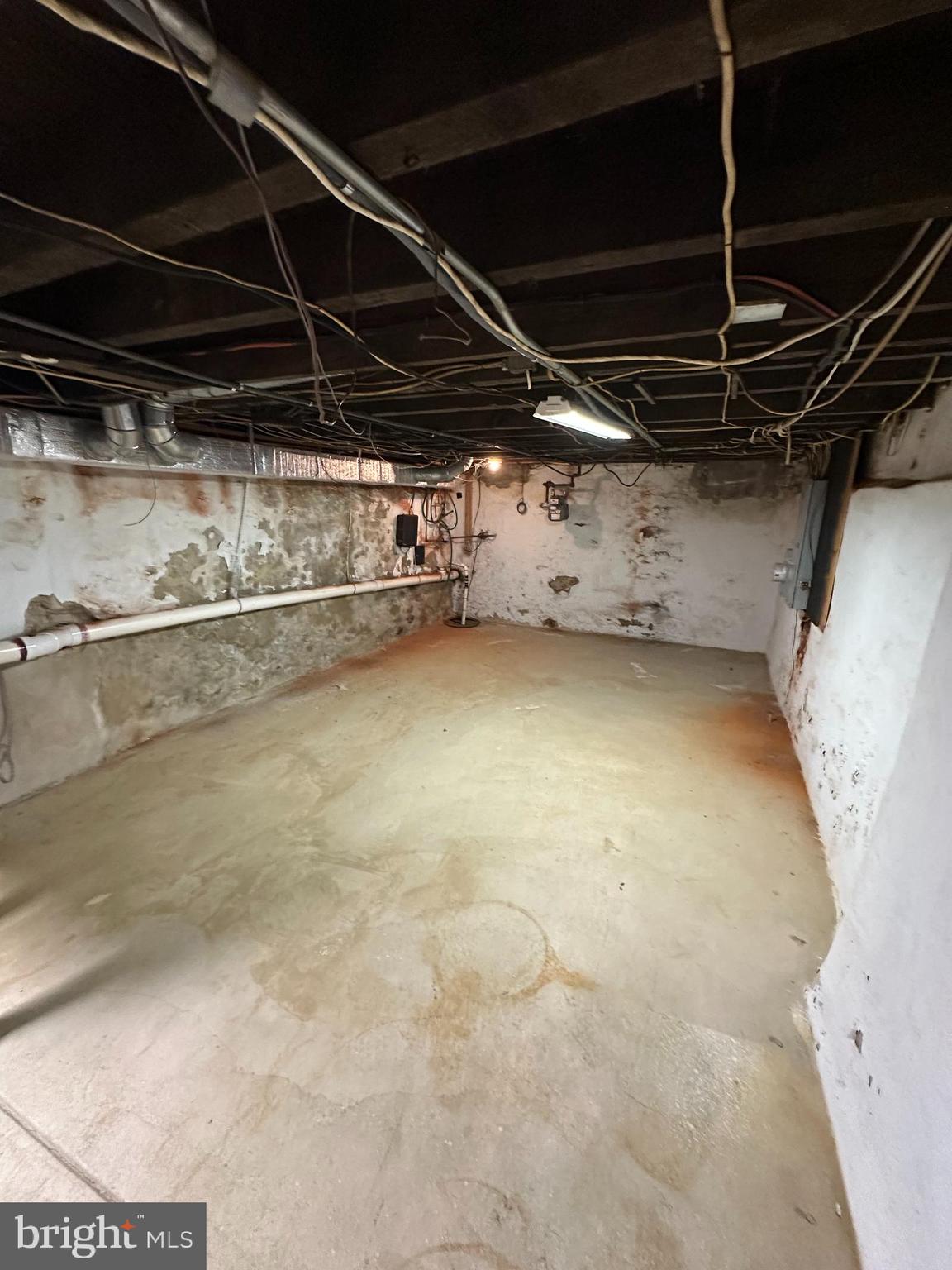 PORT RICHMOND - Residential Lease