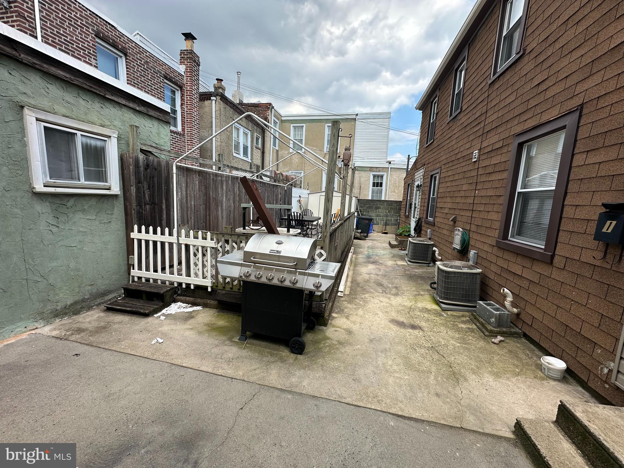 PORT RICHMOND - Residential Lease