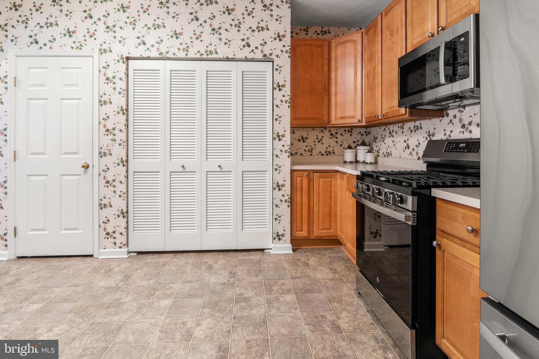 VILLAGE GREEN - Residential