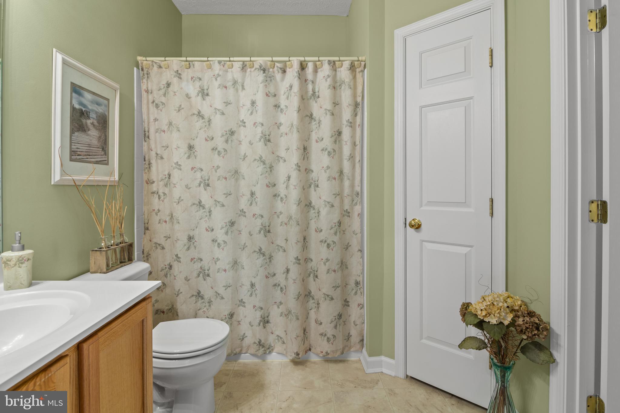 VILLAGE GREEN - Residential