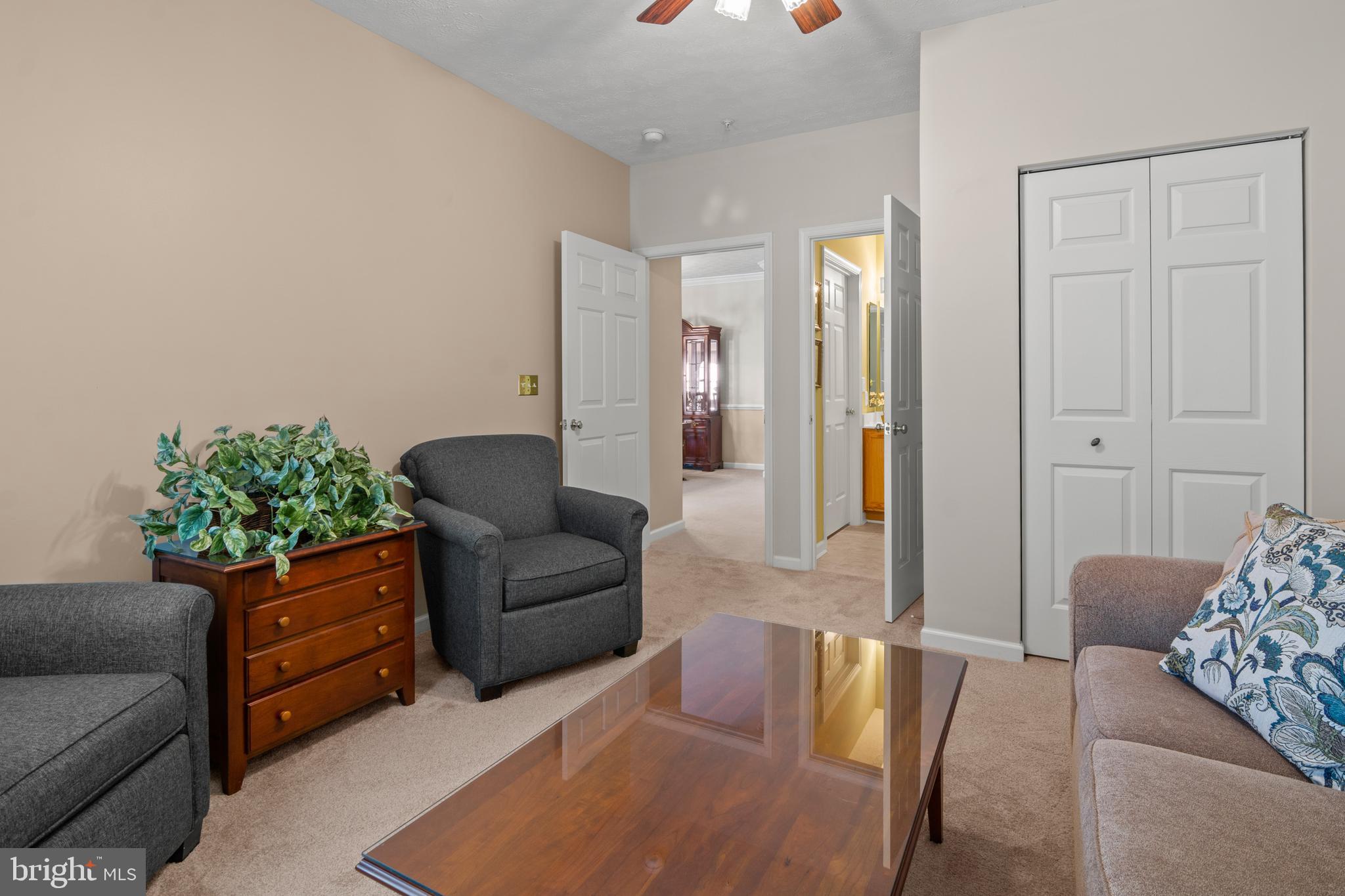 VILLAGE GREEN - Residential