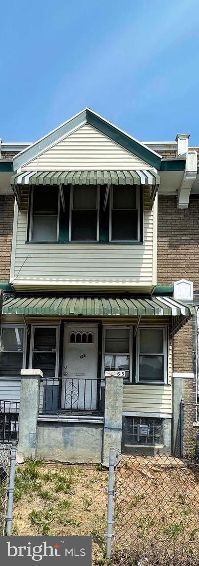 📍Welcome to 6065 Chester Ave — A Smart Investment Opportunity in Southwest Philadelphia!
✨Discover the potential of this charming 3-bedroom, 1-bath home nestled in the heart of the Kingsessing neighborhood. 💆 This well-maintained property features an inviting enclosed front porch and original 🪓hardwood floors 🪵 that bring warmth and character throughout the main living space. 🪄
Step into a spacious living room 🛋️that flows seamlessly into the dining area 🍽️— perfect for everyday living and entertaining. Toward the rear, you'll find a bright, 🍵🫖 kitchen with durable laminate flooring and a tile backsplash, offering both functionality and charm.Upstairs, you’ll find three comfortable bedrooms and a full bathroom 🛀. ↘️The basement provides ample storage space or can be transformed into a bonus area tailored to your needs. Enjoy the outdoors in the generously sized backyard — ideal for weekend 🥩🍖 BBQs🥓, gatherings, or simply relaxing. 🤑With an active rental license valid through 2026, this home presents a fantastic opportunity for both homeowners and savvy investors. 🗓️Don’t miss out on this value-packed property in a growing area — 🤳 contact us today to schedule your tour!