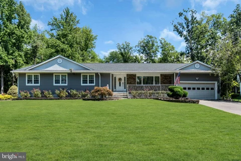 13 Jeffrey Lane, East Windsor, NJ MLS: NJME2082784