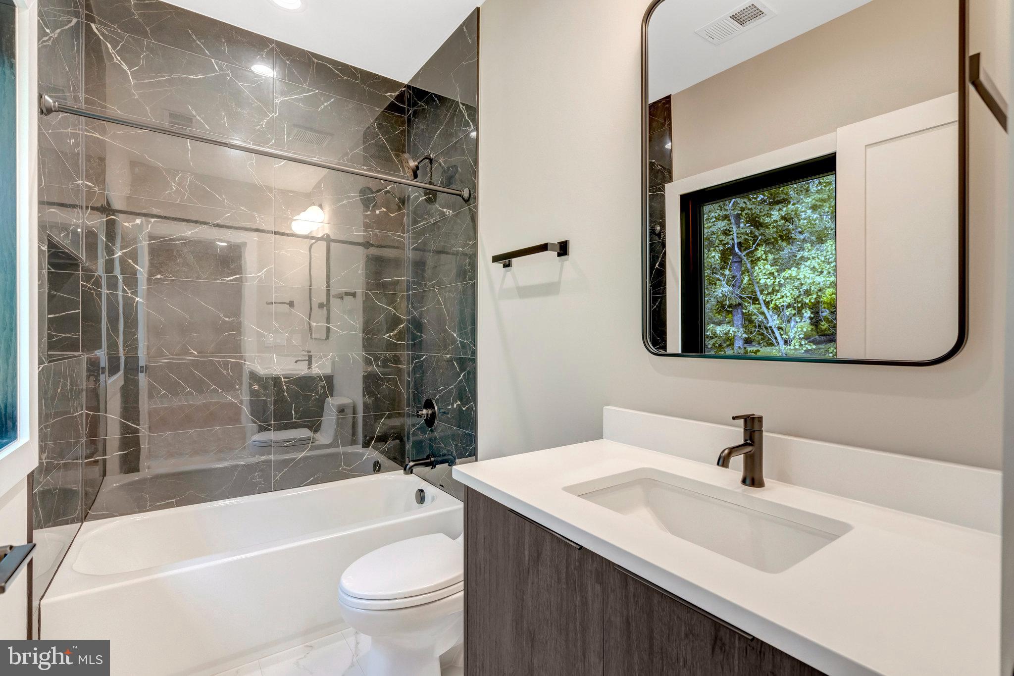 WEST LANGLEY - Residential