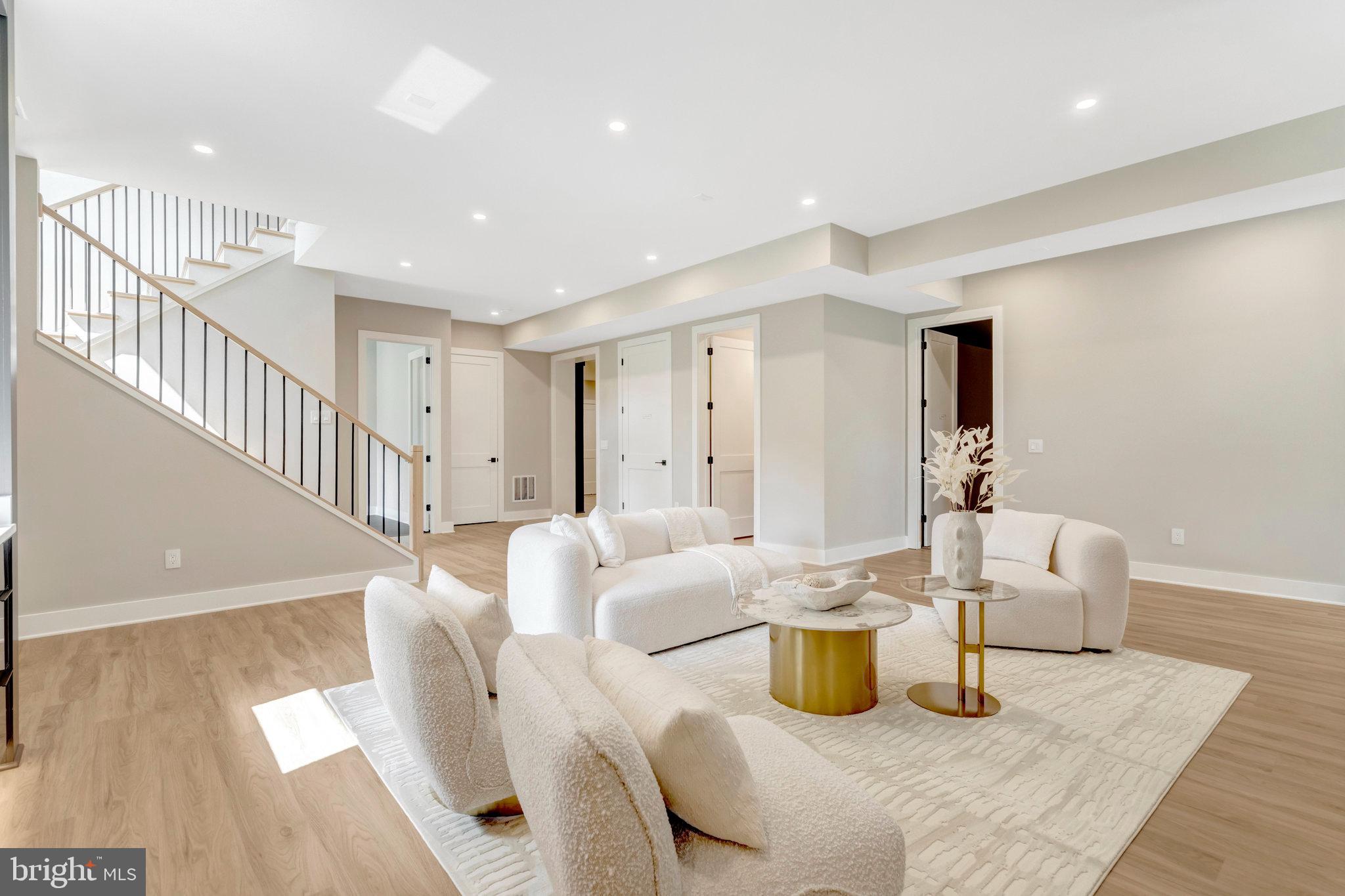 WEST LANGLEY - Residential