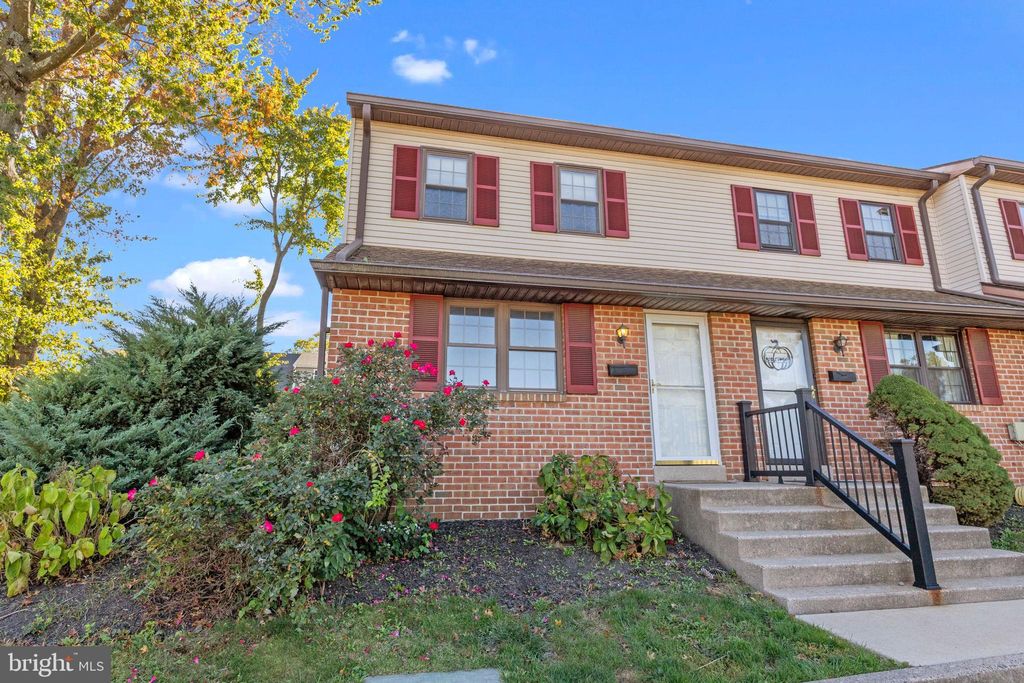 Photo of 1006 N York Road #1, WILLOW GROVE, PA 19090 (MLS # PAMC2157528)