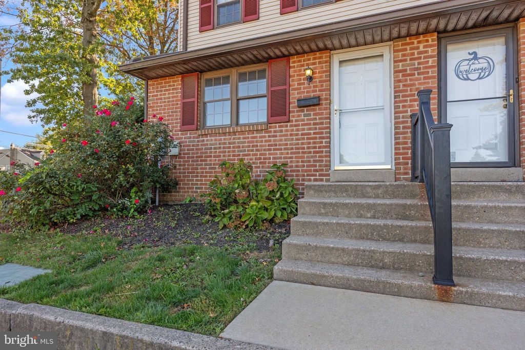 Photo of 1006 N York Road #1, WILLOW GROVE, PA 19090 (MLS # PAMC2157528)