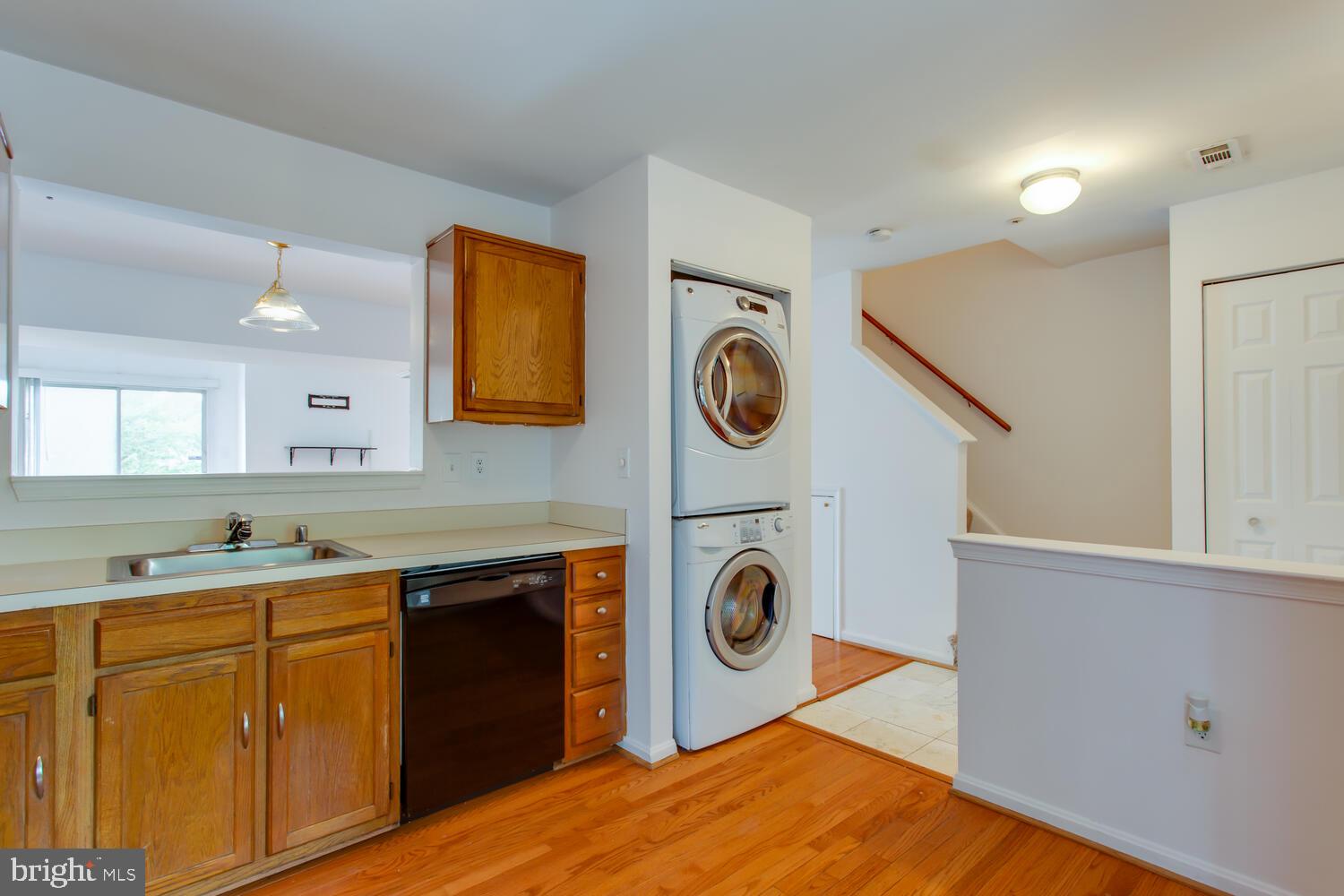 FOUNDERS WOODS - Residential