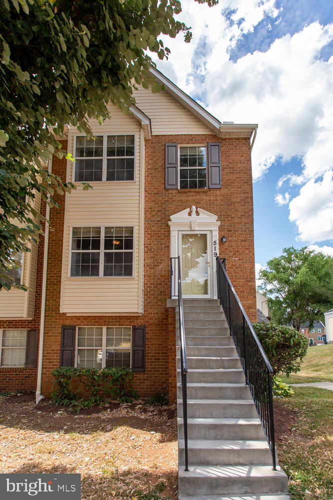 FOUNDERS WOODS - Residential