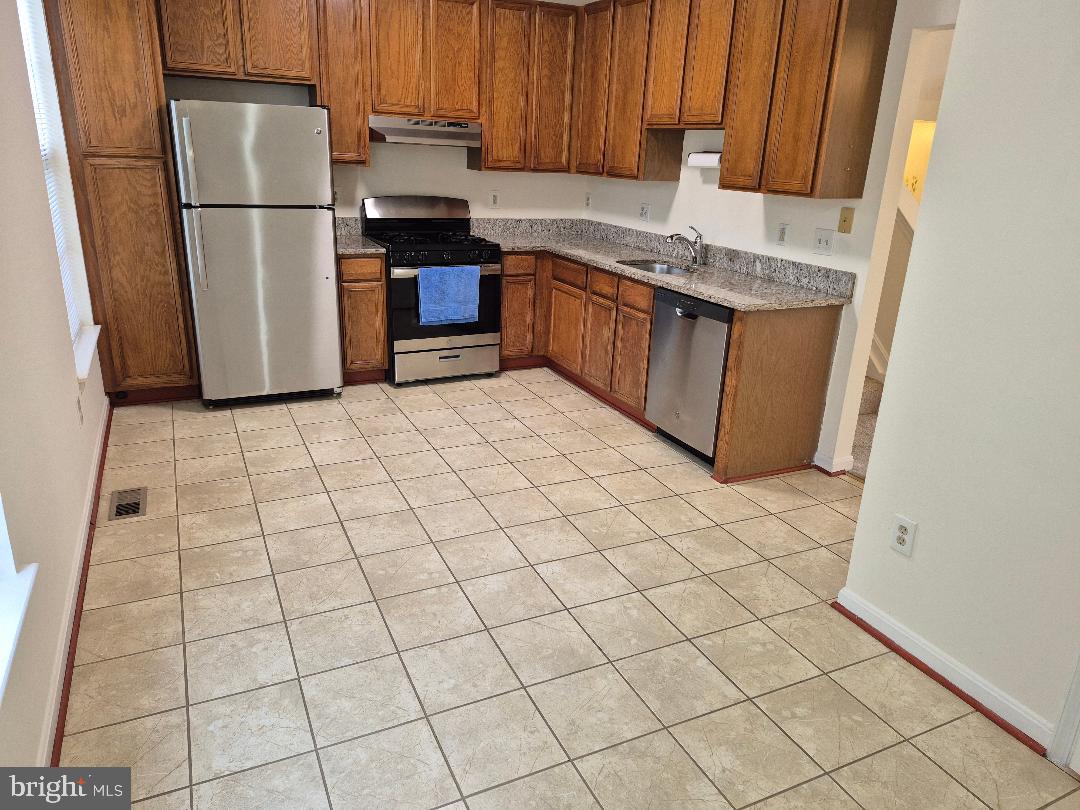 JEFFERSON VILLAGE TH - Residential Lease