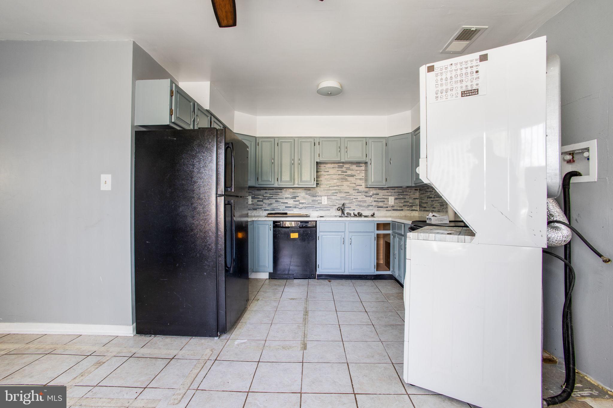QUEENS PARK - Residential