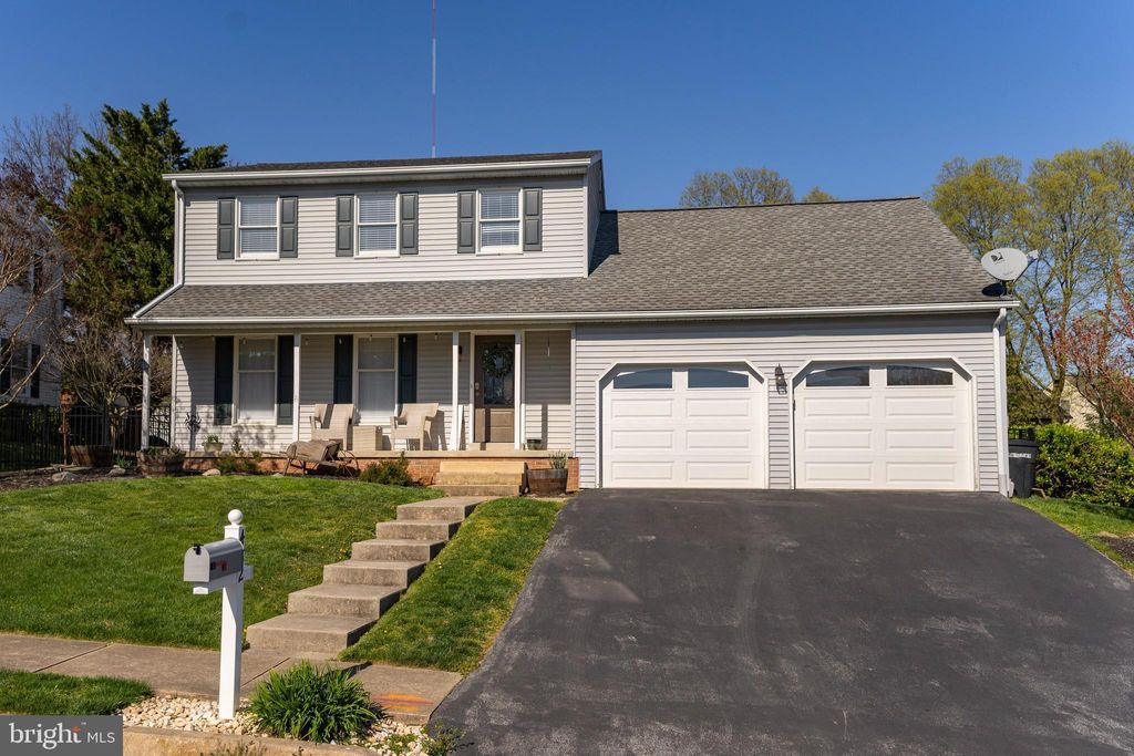Photo of 482 SUNRISE BLVD, ELIZABETHTOWN, PA 17022 (MLS # PALA2033444)