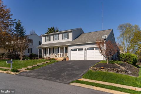 Photo of 482 SUNRISE BLVD, ELIZABETHTOWN, PA 17022 (MLS # PALA2033444)