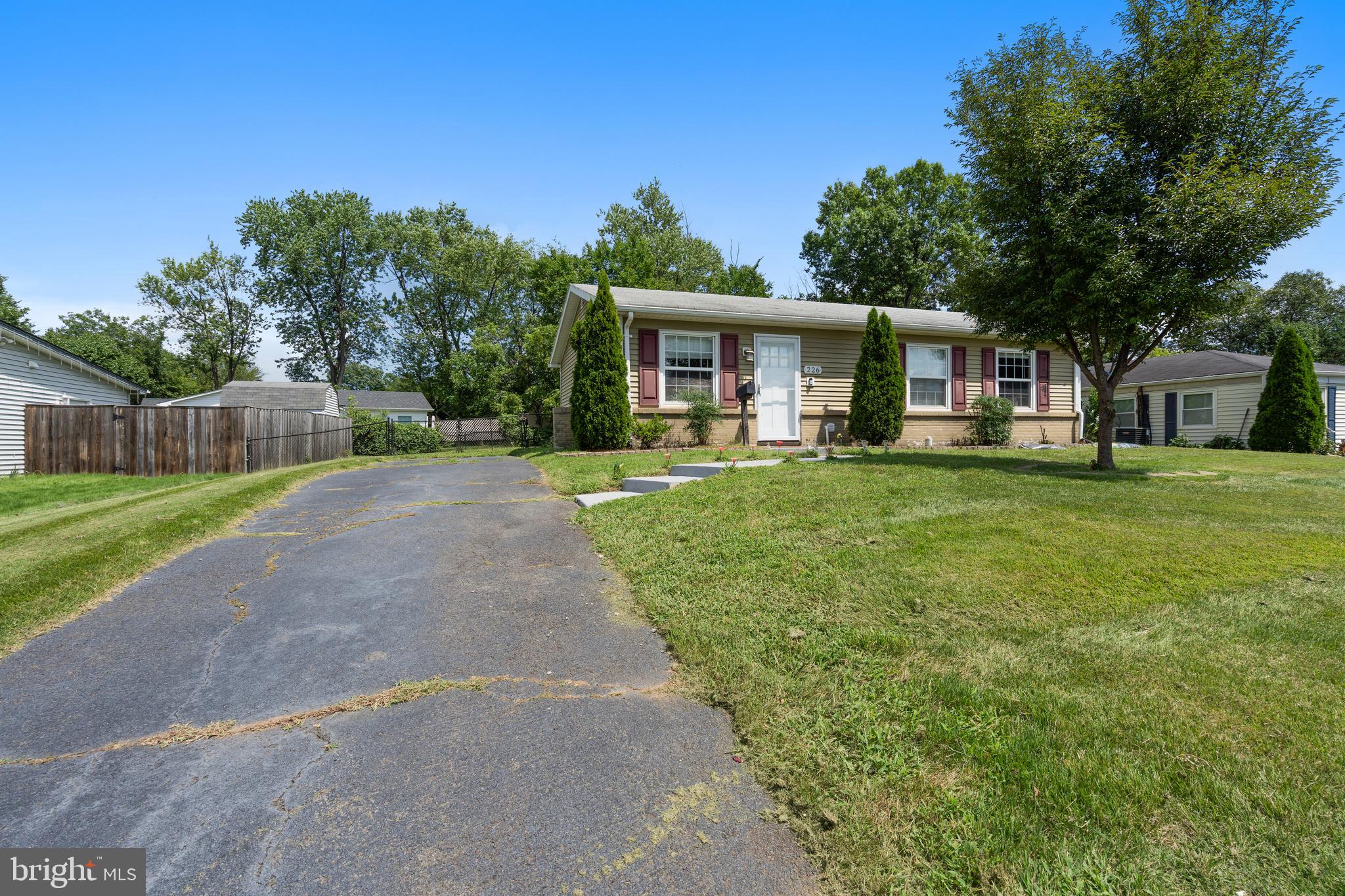 226 W ASH ROAD