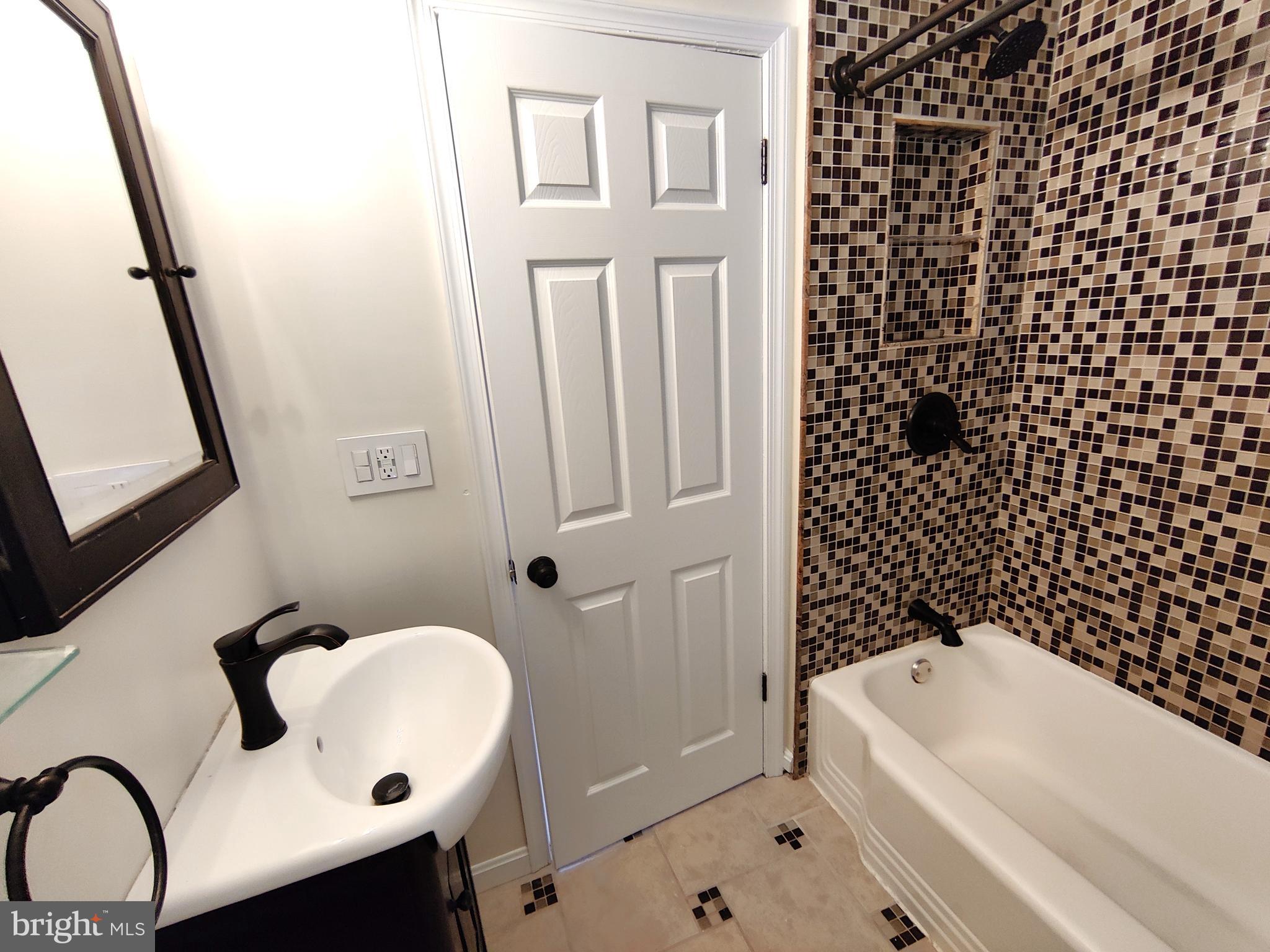 JEFFERSON MANOR - Residential Lease