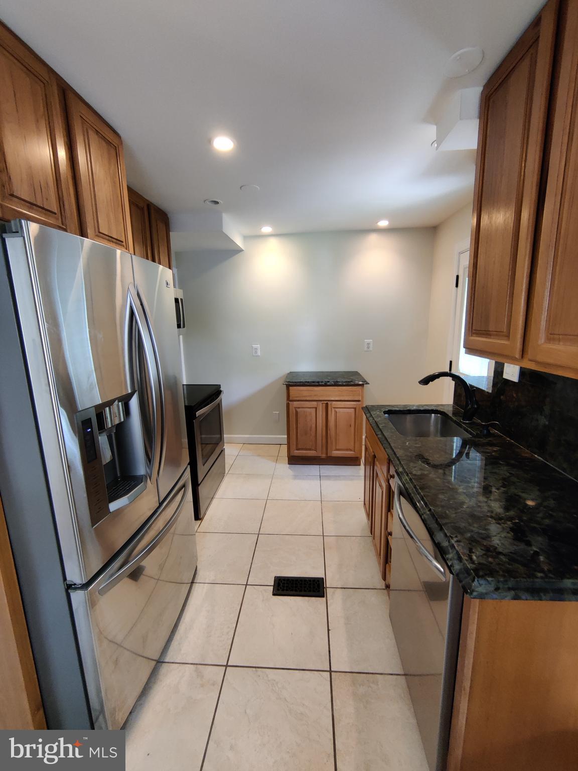 JEFFERSON MANOR - Residential Lease