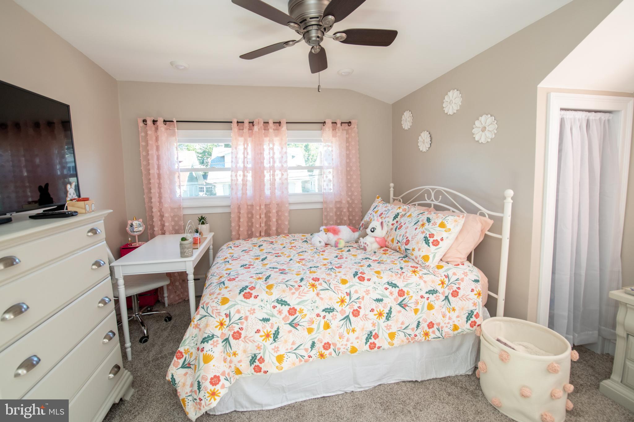 FOX CHASE - Residential