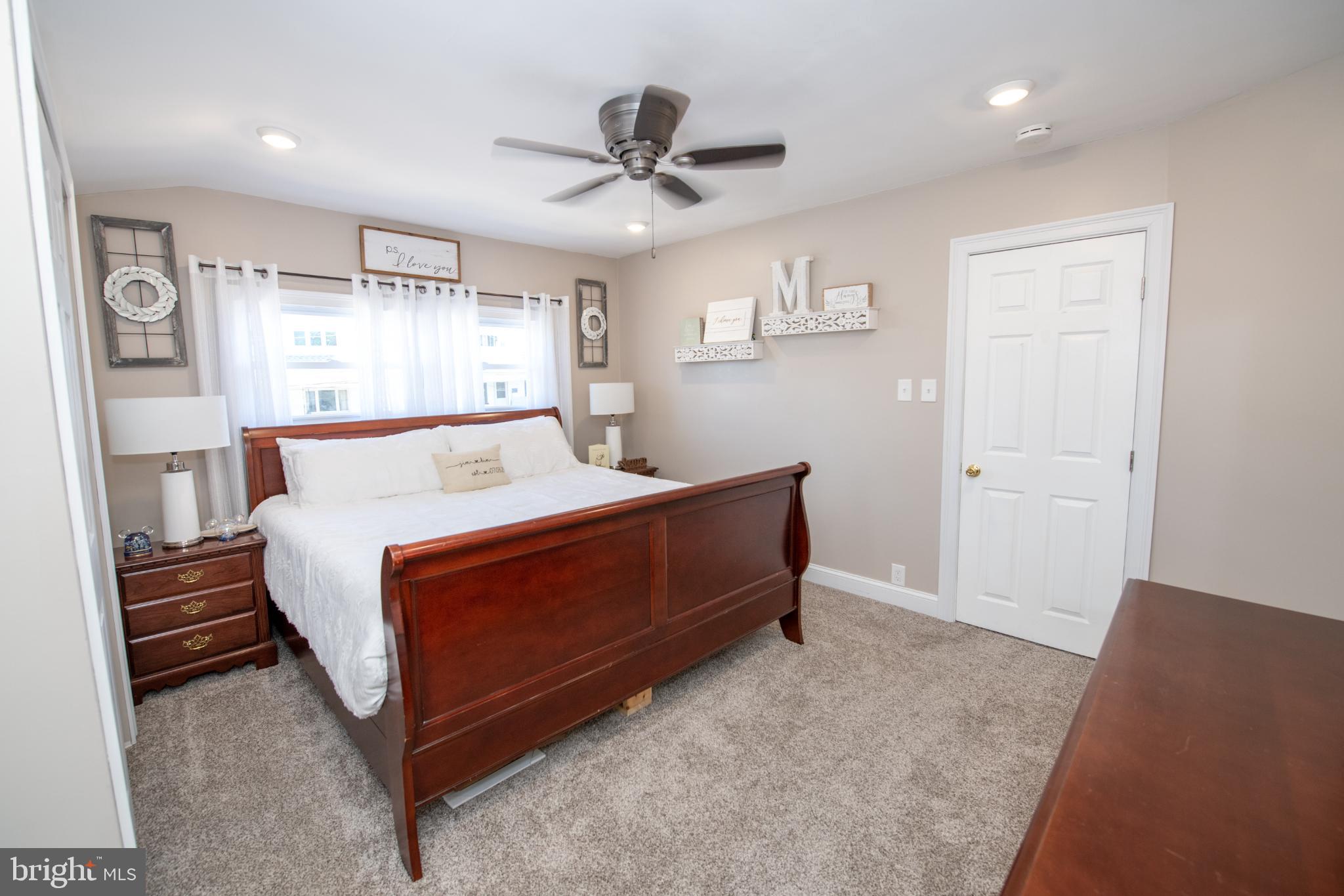 FOX CHASE - Residential