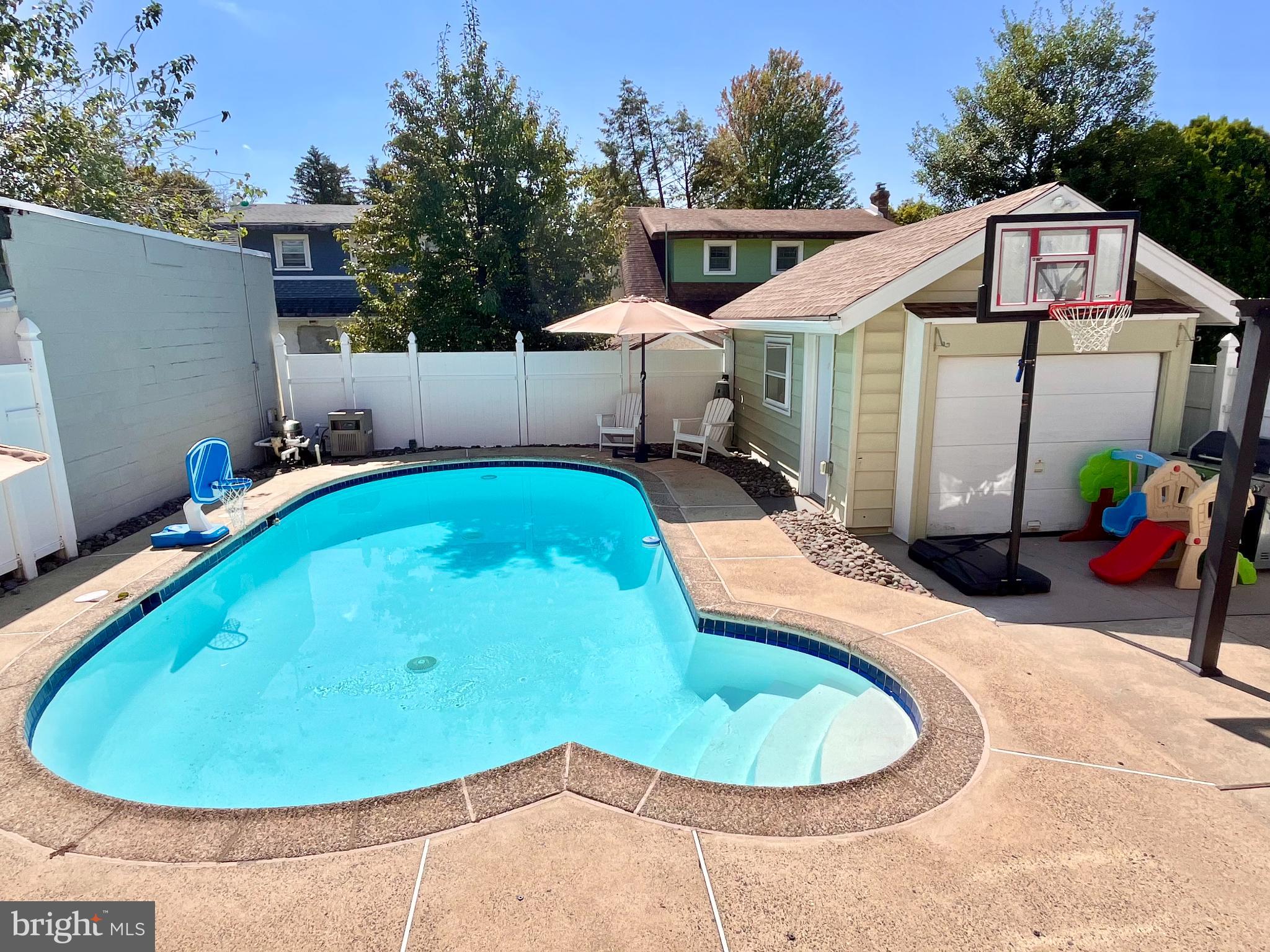 FOX CHASE - Residential