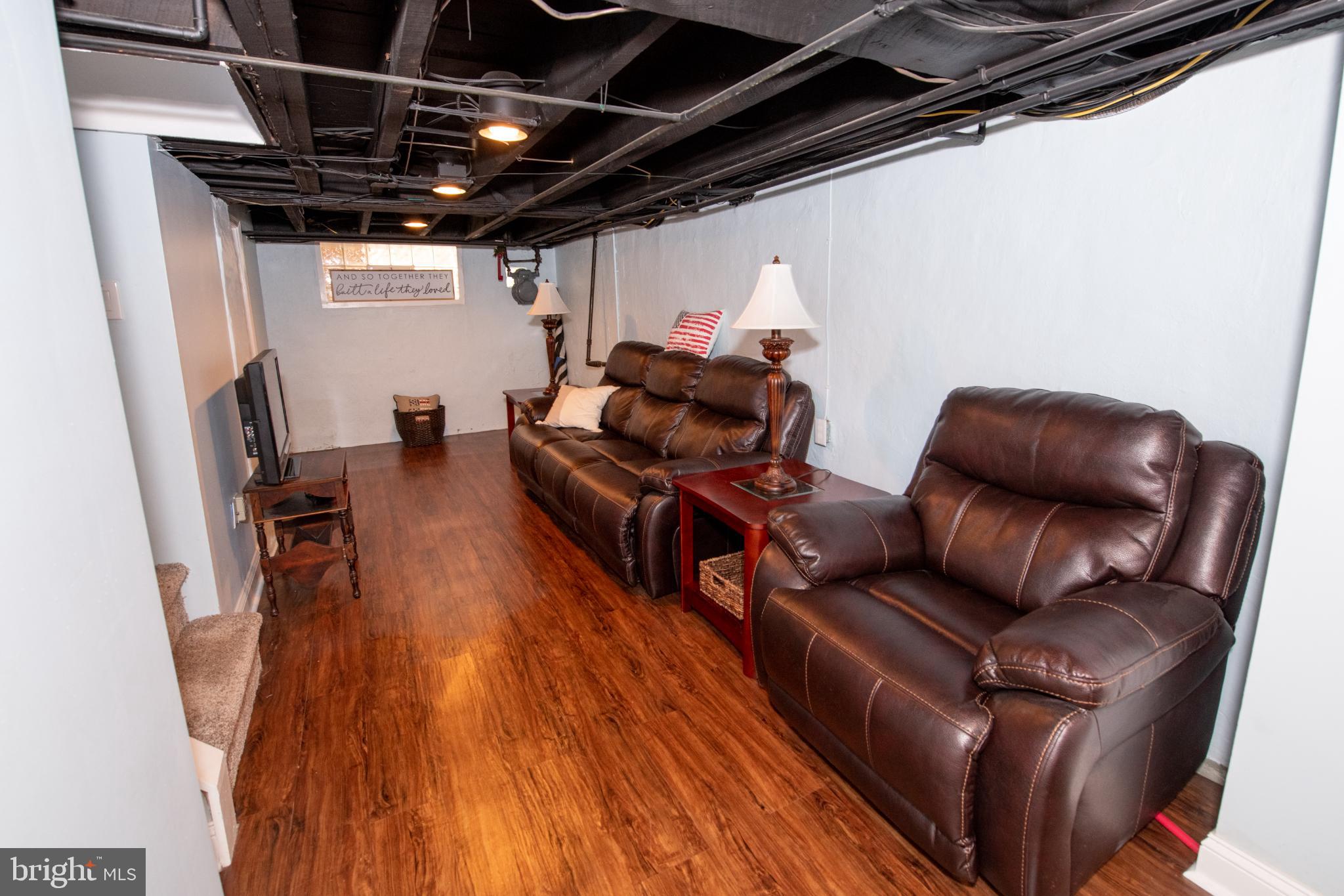 FOX CHASE - Residential