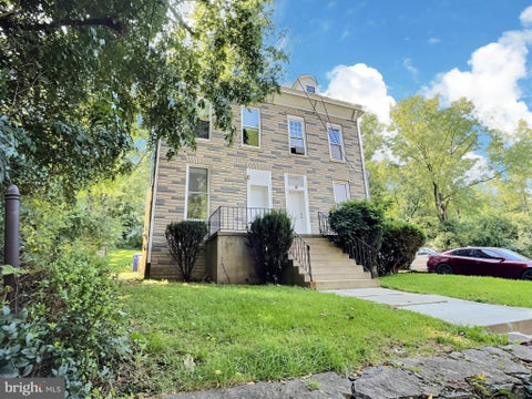 Townhouse For Sale - 610 Old Wyomissing Road<br/> READING, PA 19611