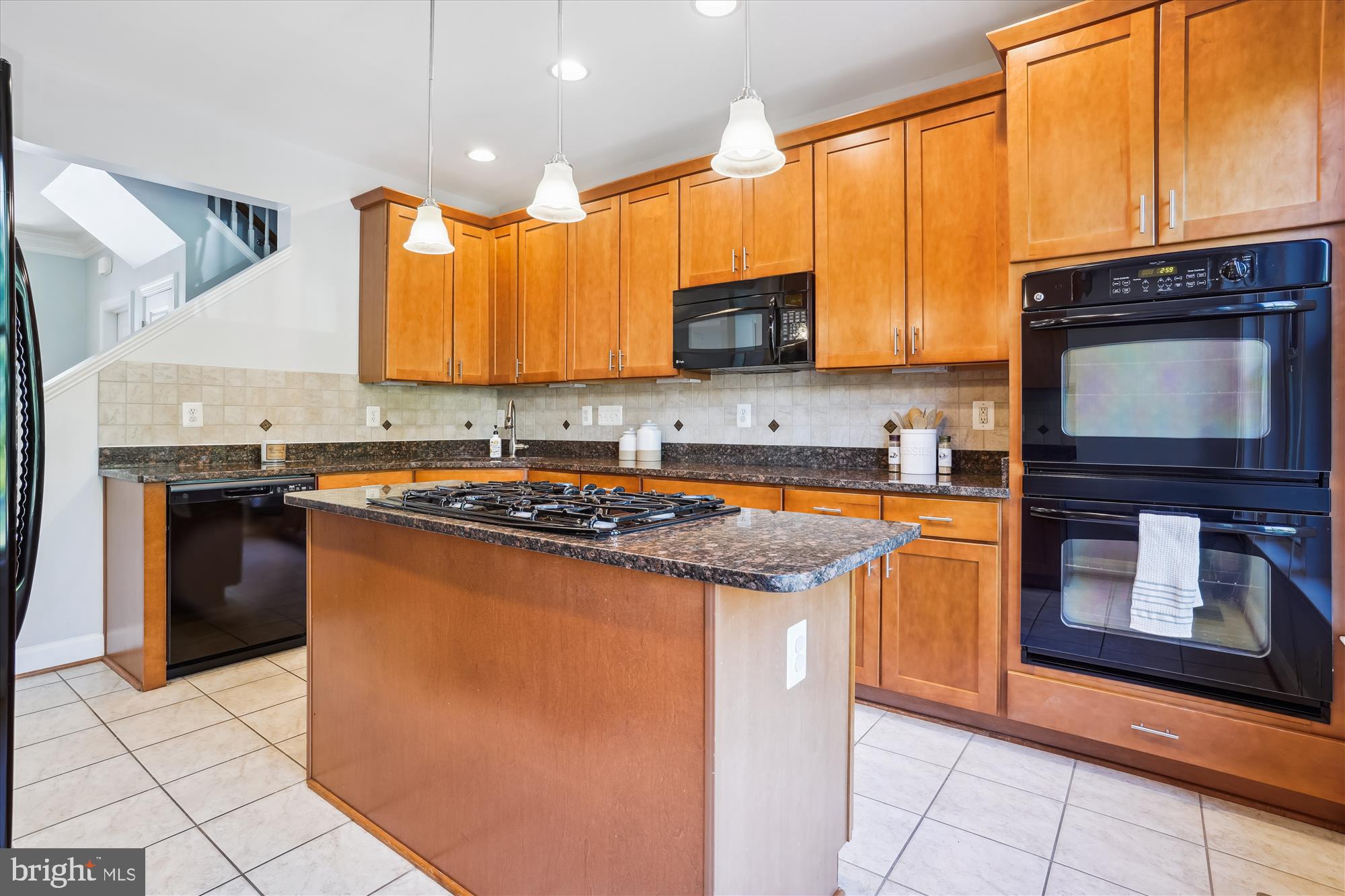 SHIRLINGTON CREST - Residential