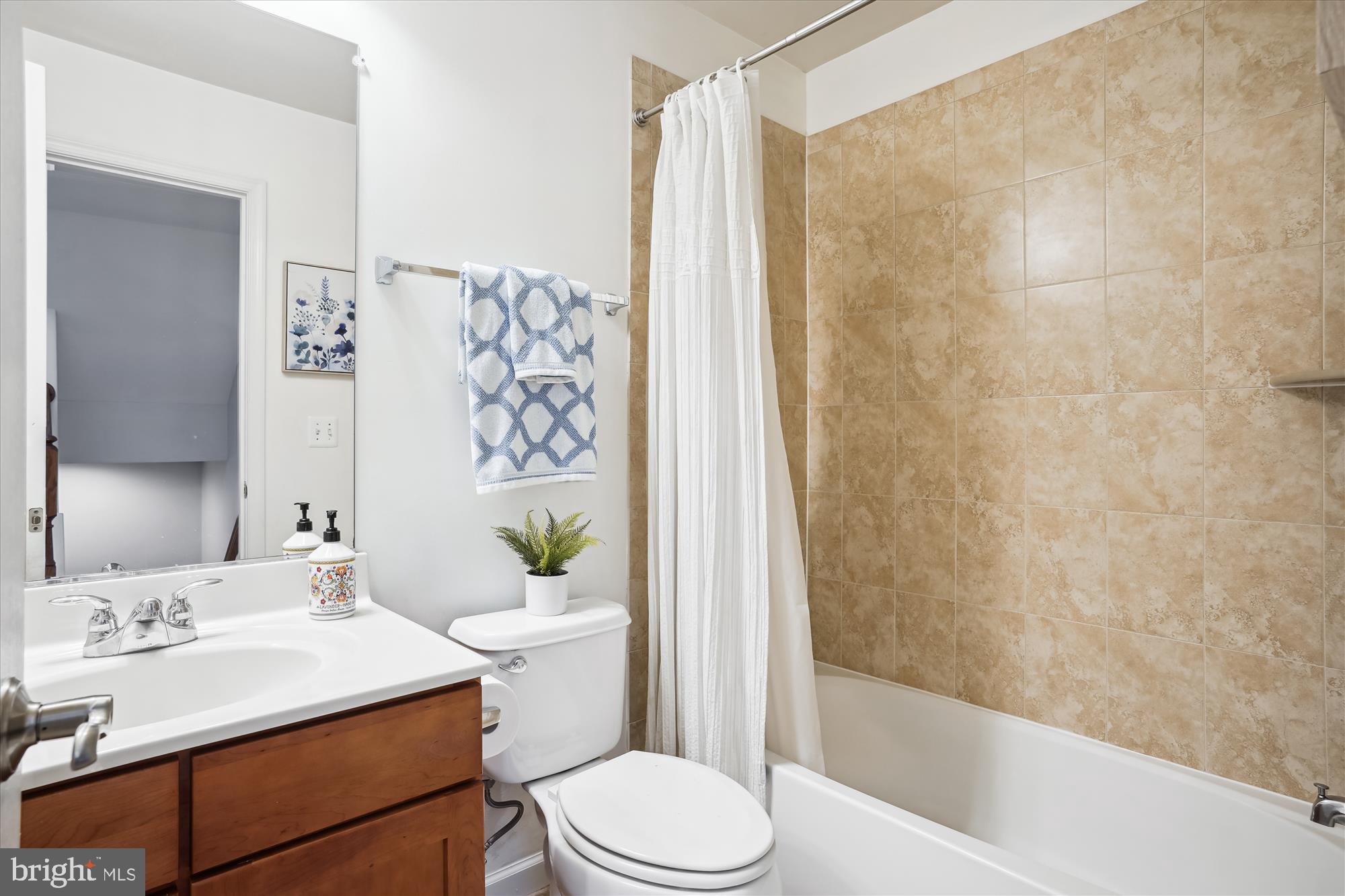 SHIRLINGTON CREST - Residential