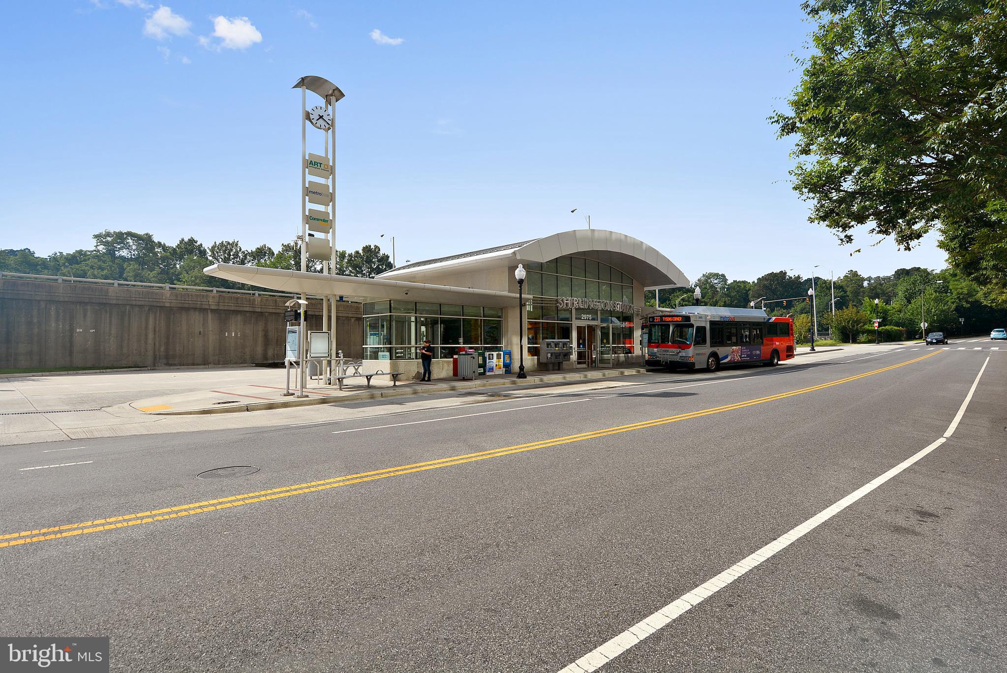 SHIRLINGTON CREST - Residential