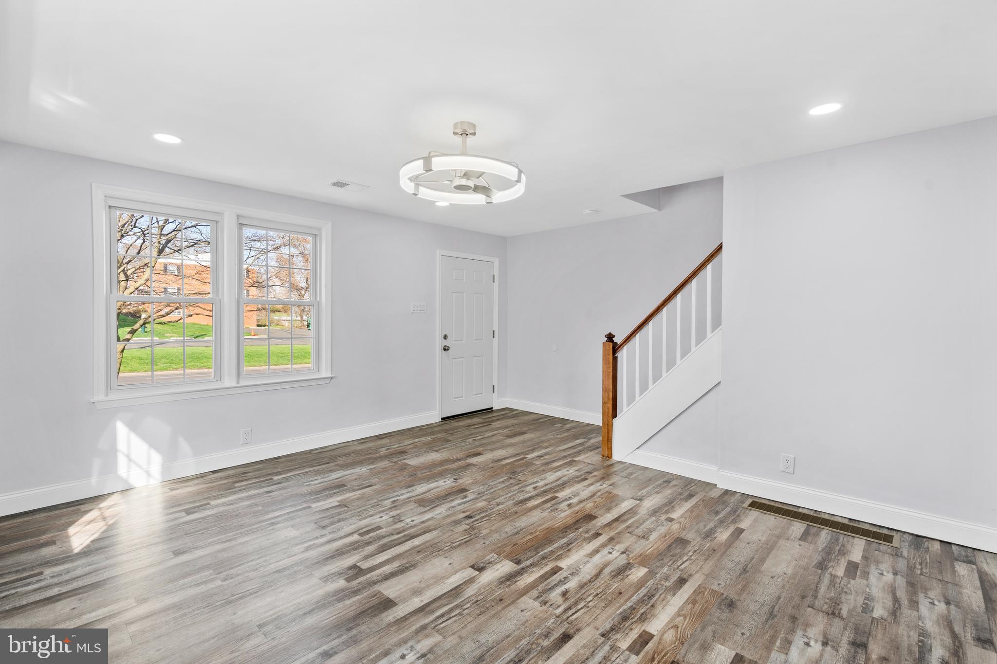 WILLOW WAY - Residential