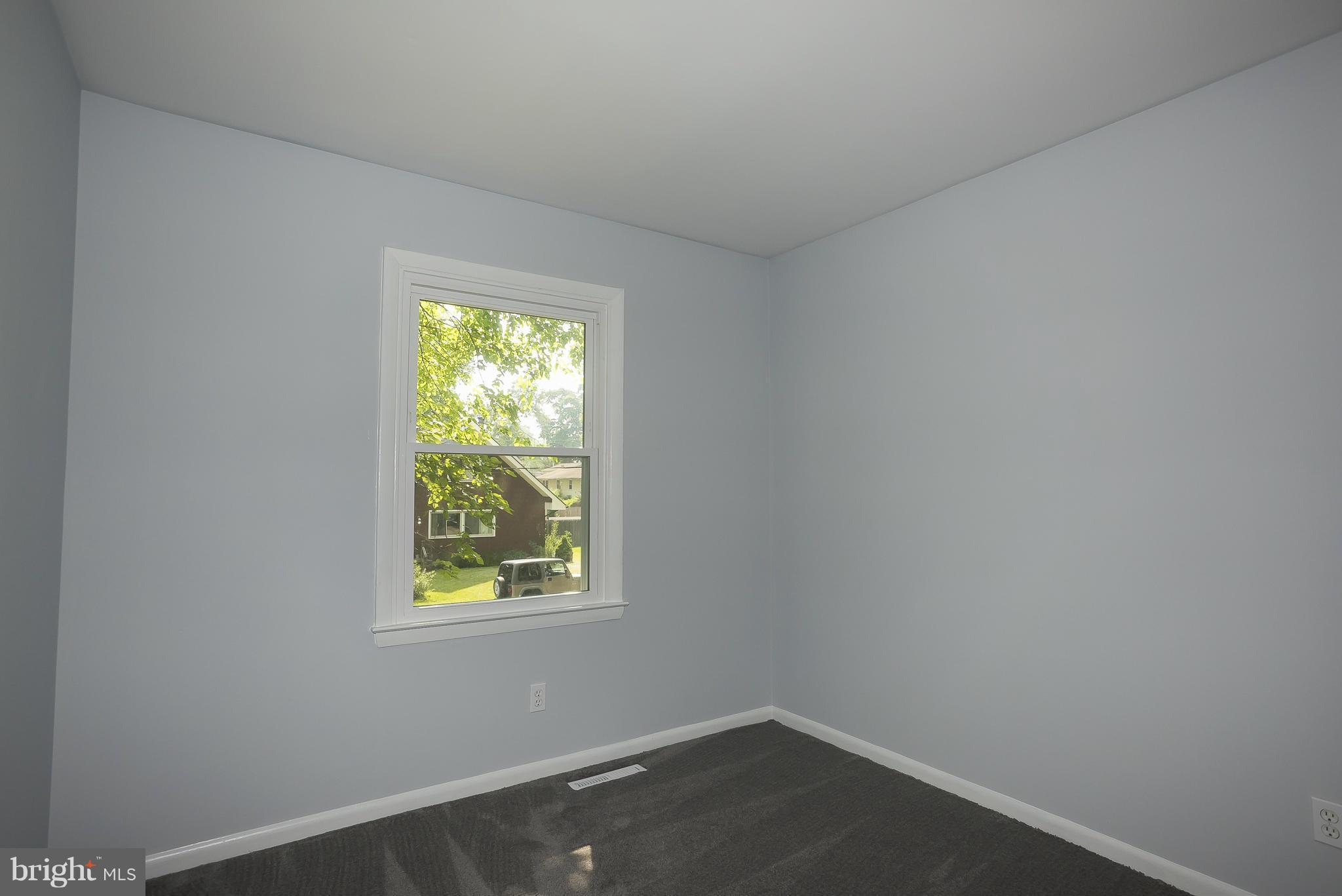 WOODLAND BEACH - Residential