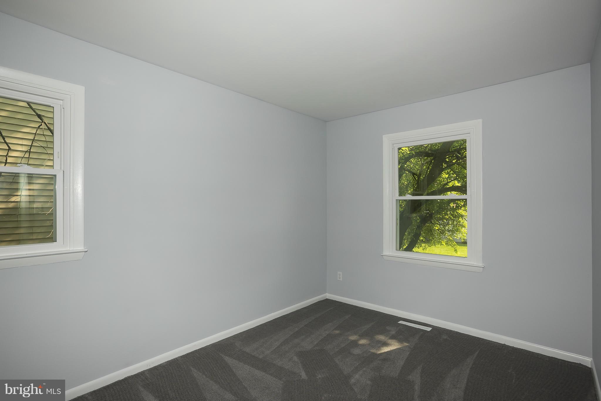 WOODLAND BEACH - Residential