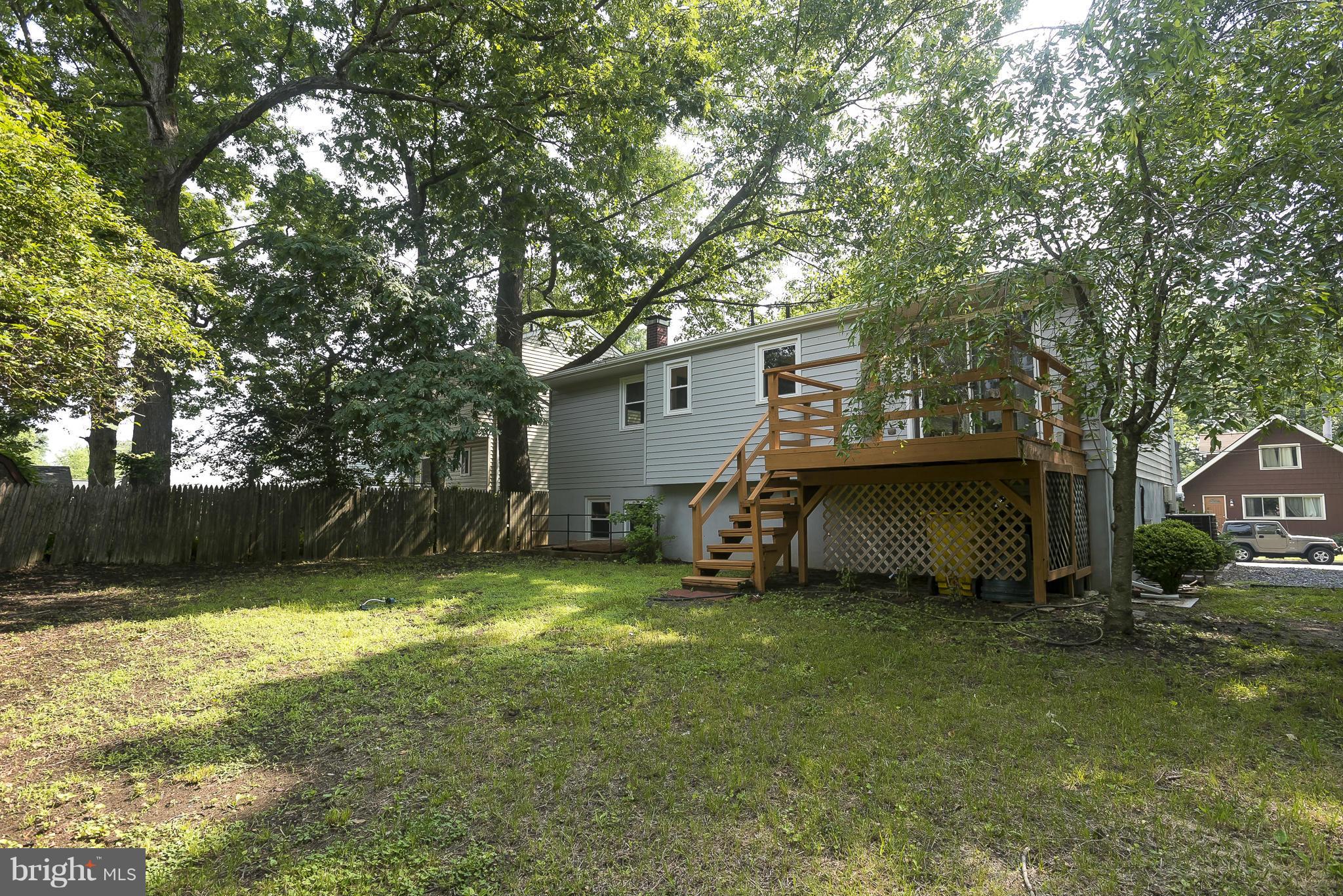 WOODLAND BEACH - Residential