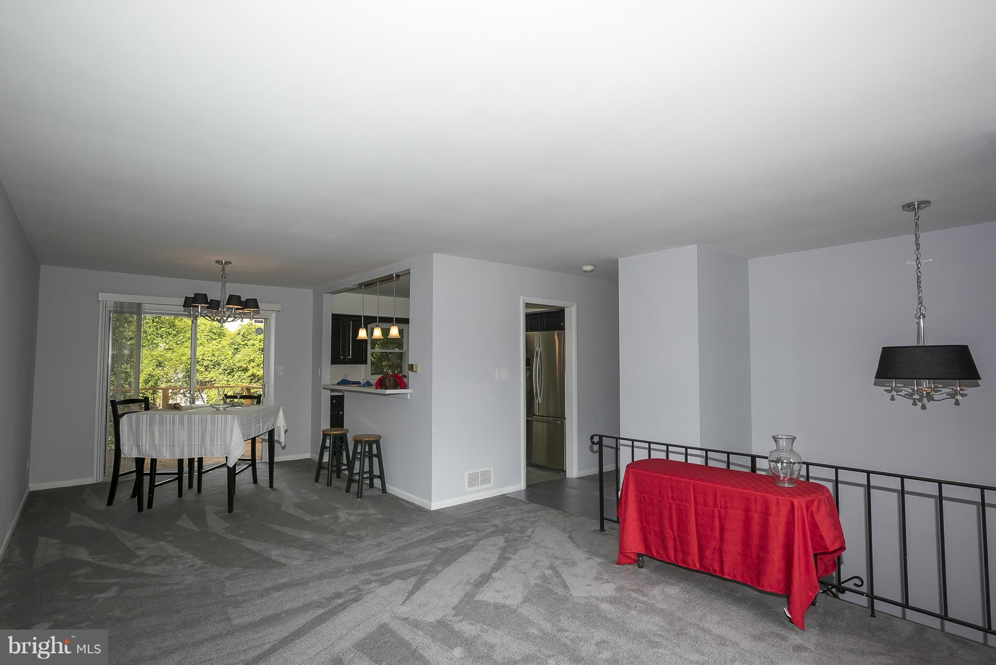 WOODLAND BEACH - Residential