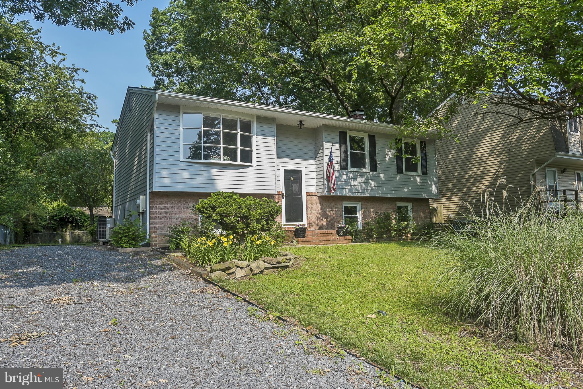 WOODLAND BEACH - Residential