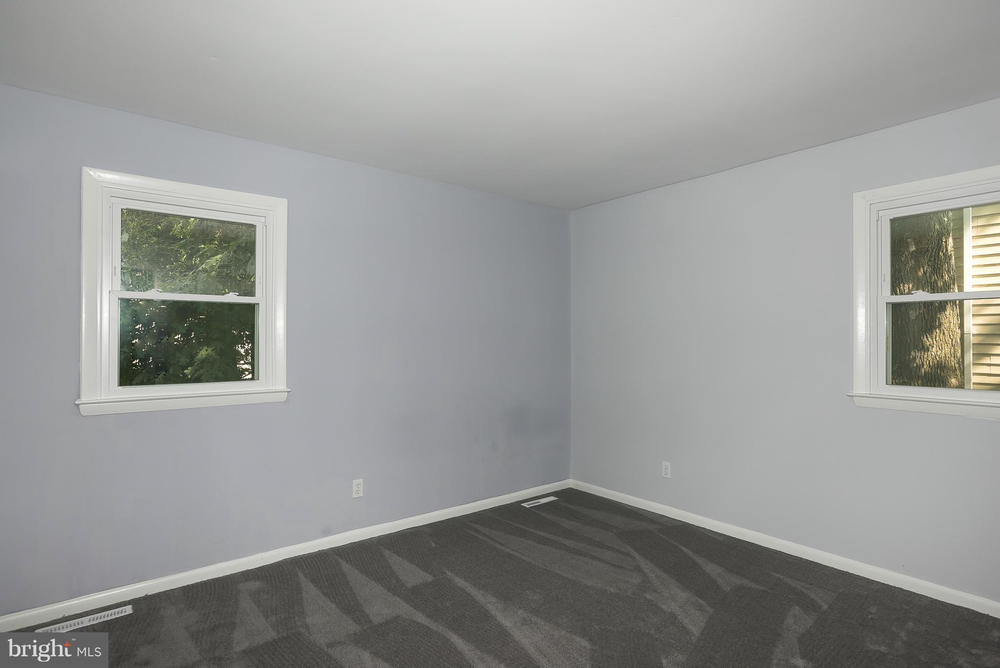 WOODLAND BEACH - Residential