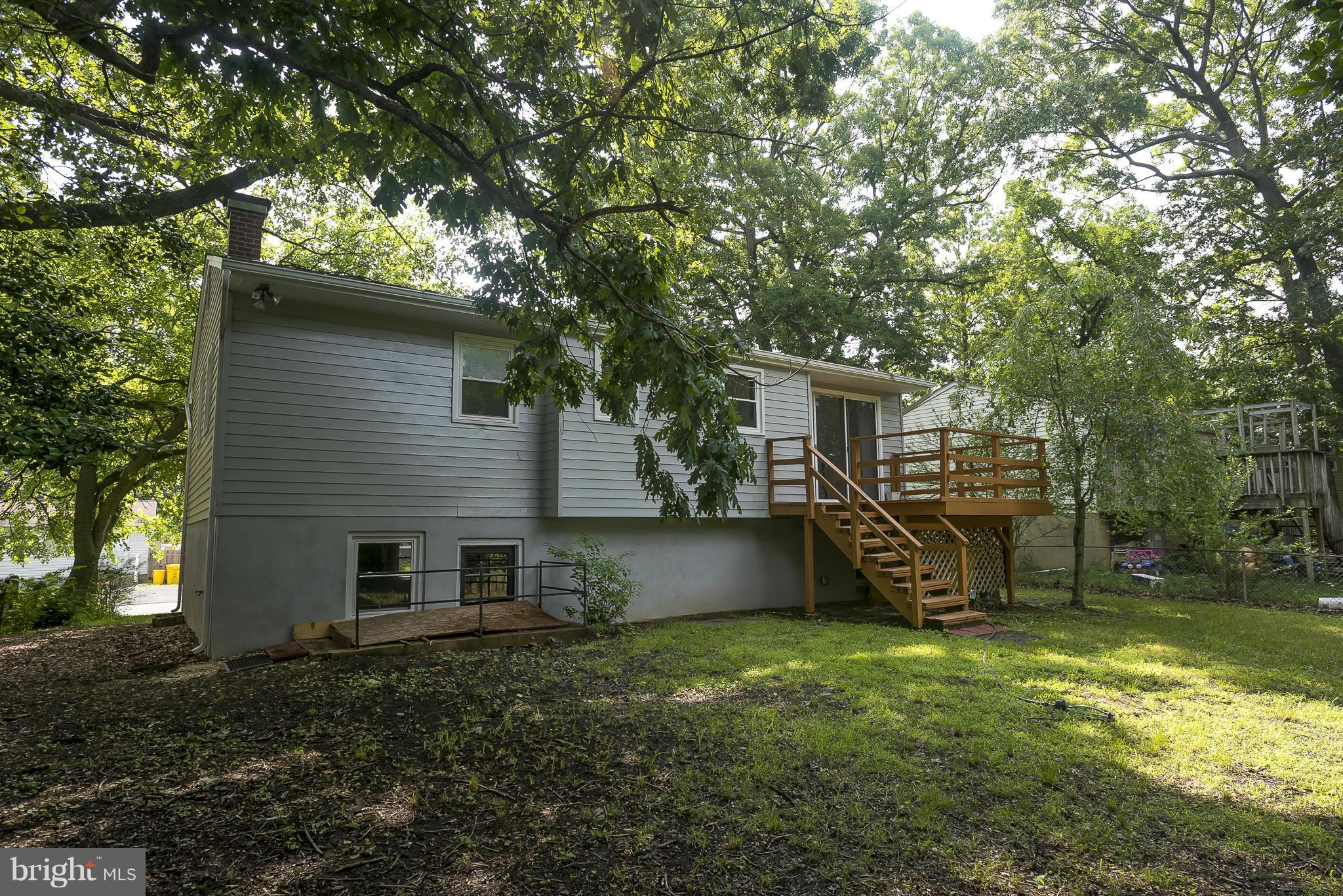 WOODLAND BEACH - Residential