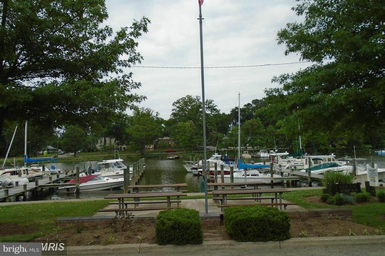 WOODLAND BEACH - Residential