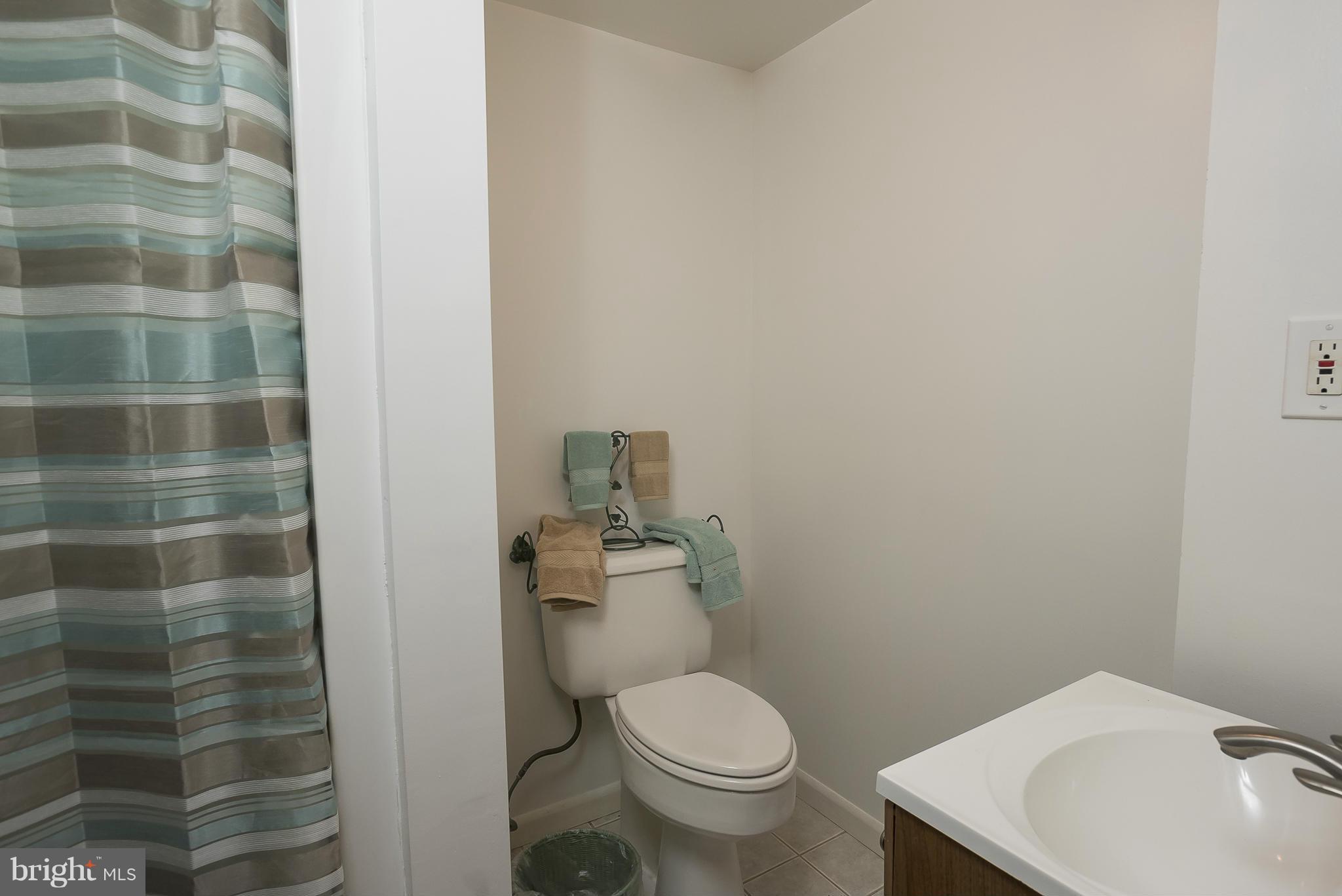 WOODLAND BEACH - Residential