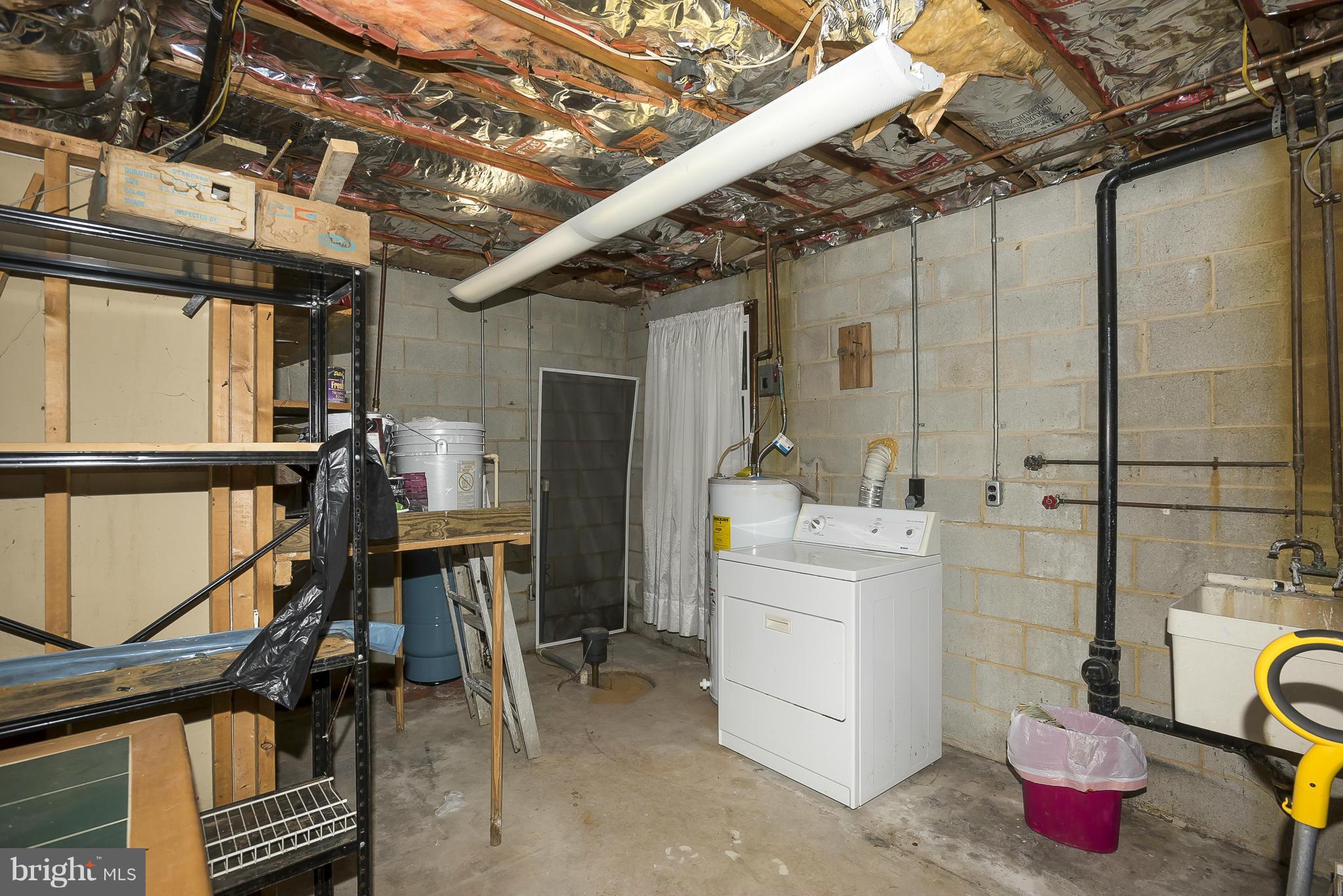 WOODLAND BEACH - Residential