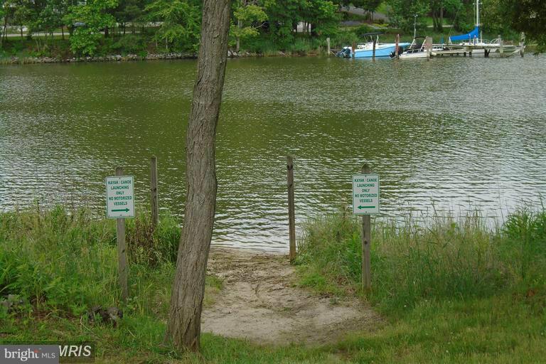 WOODLAND BEACH - Residential