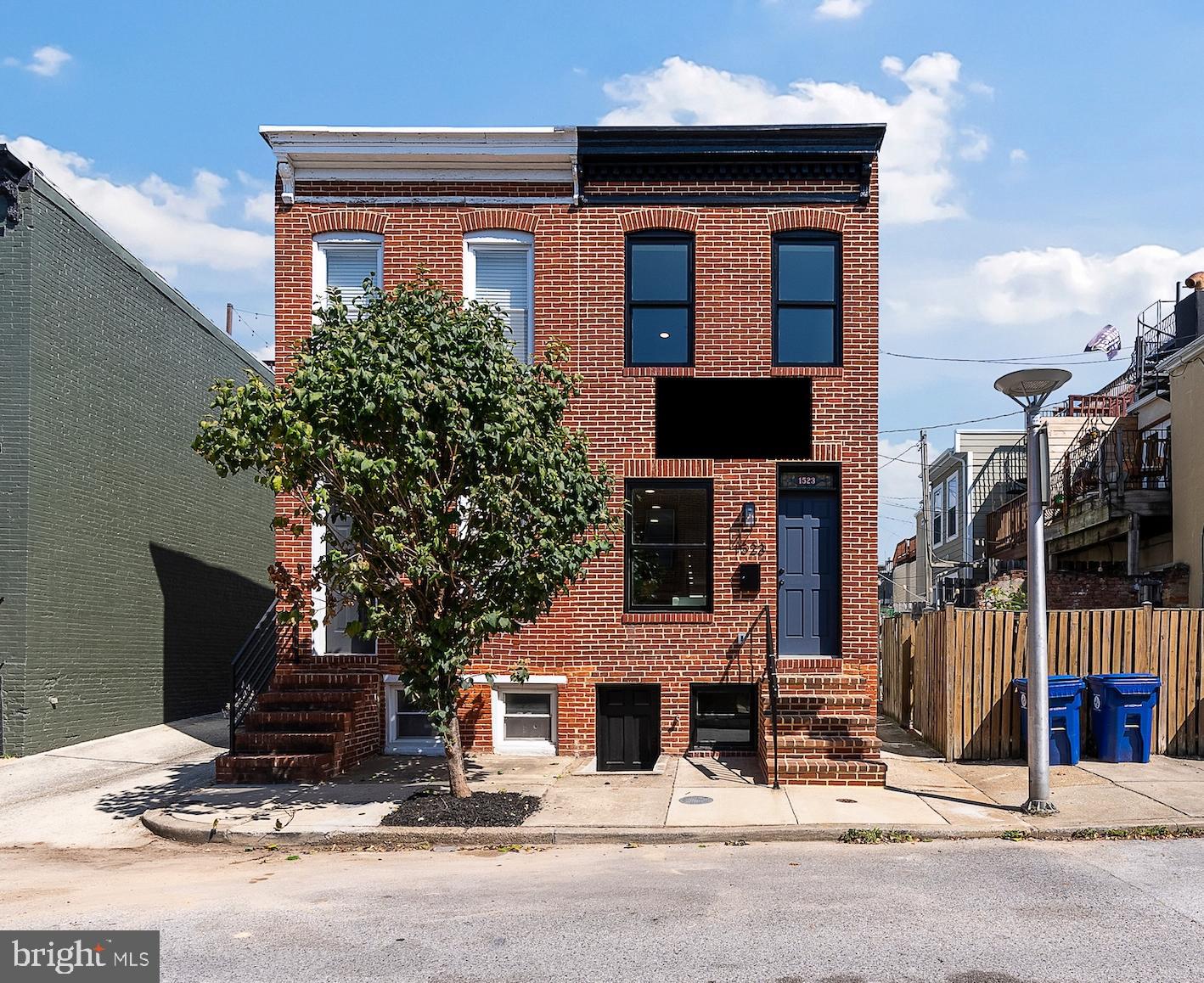 1523 CLARKSON STREET