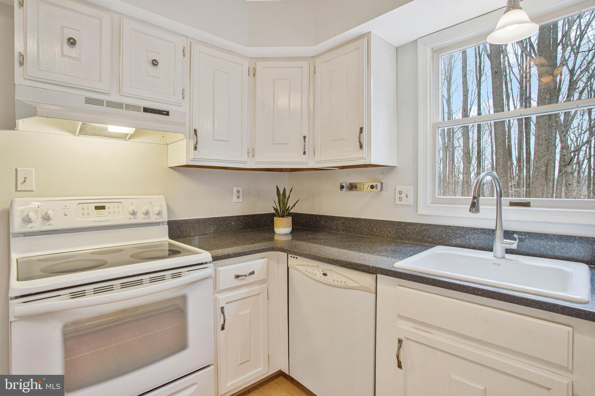 LOTHIAN ESTATES - Residential