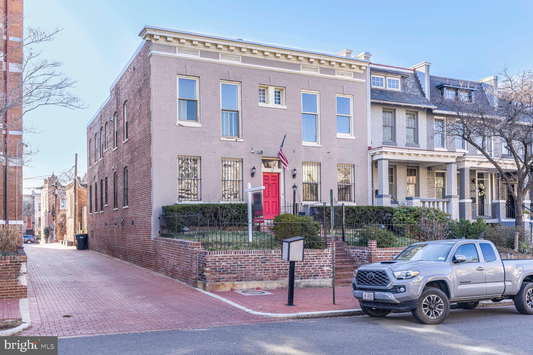 OLD CITY #1 - Residential Lease