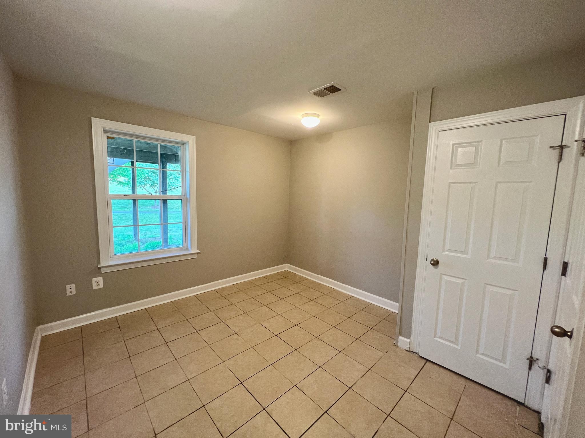 GREENFIELD CROSSING - Residential Lease