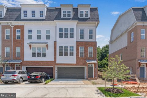 2550 FARMSTEAD DRIVE ROCKVILLE MD 20850