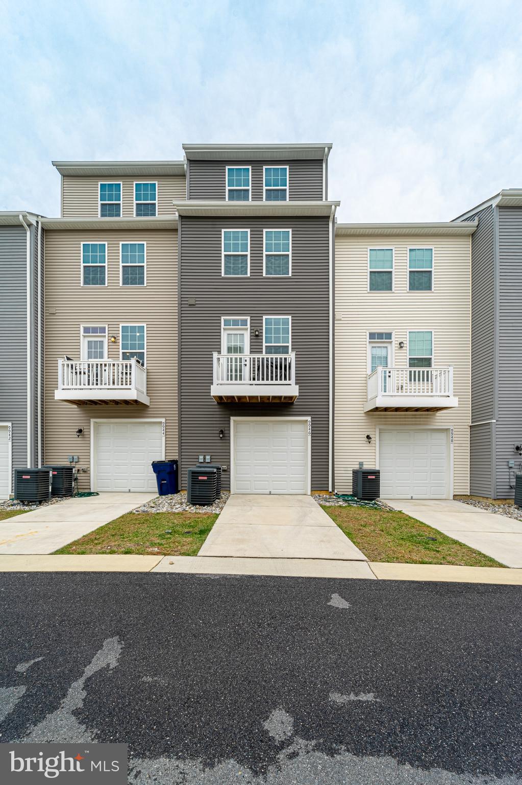 LARGO CRESCENT - Residential