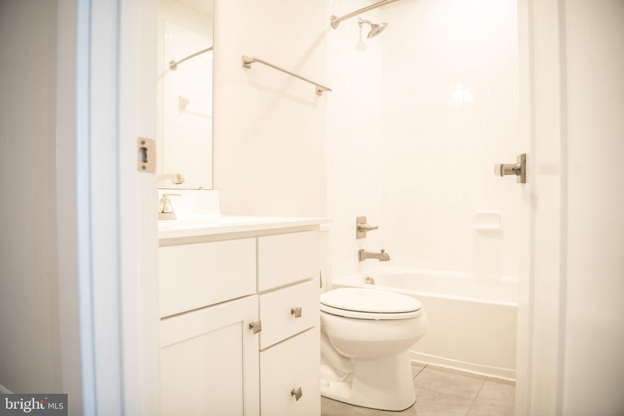 LARGO CRESCENT - Residential