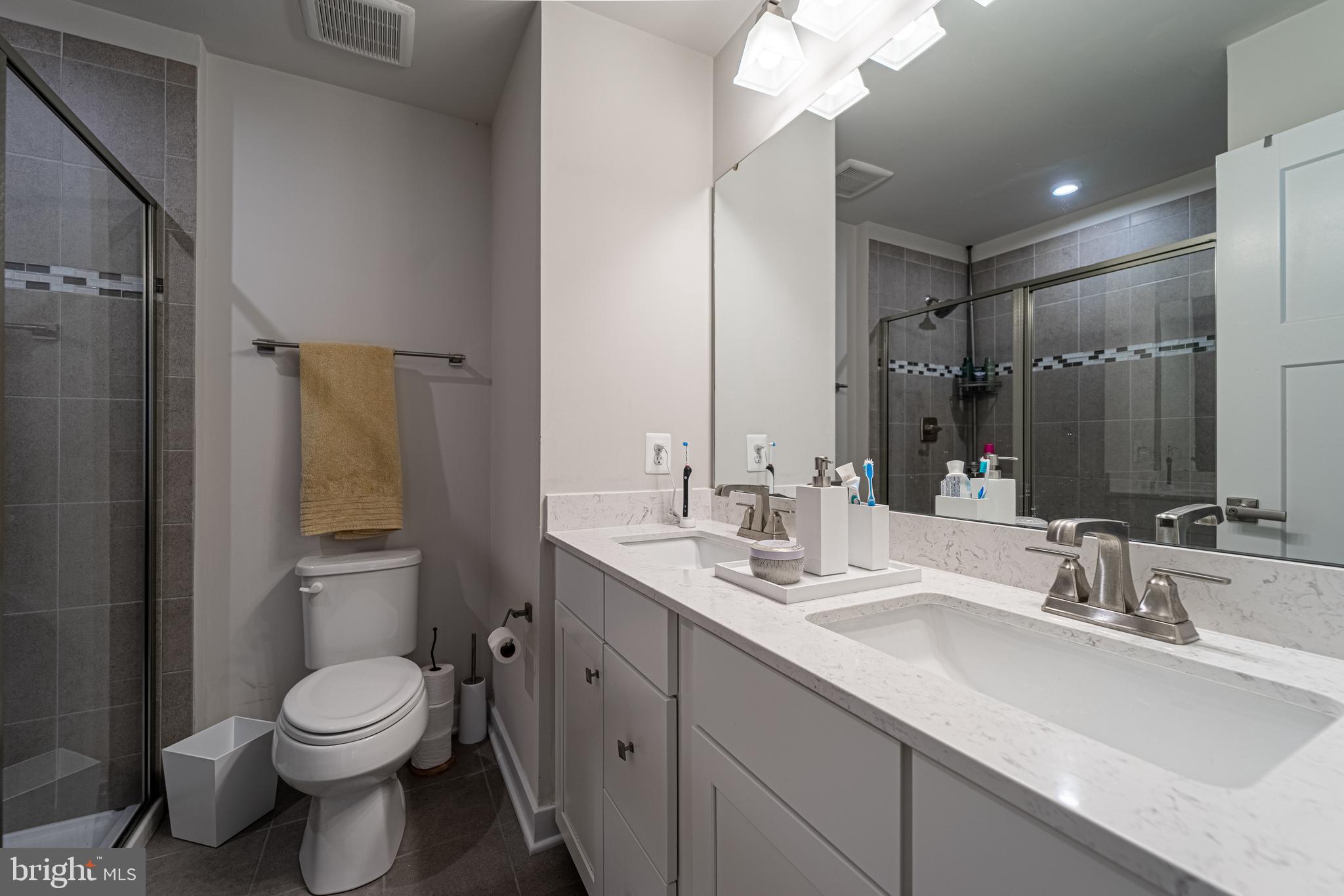 LARGO CRESCENT - Residential