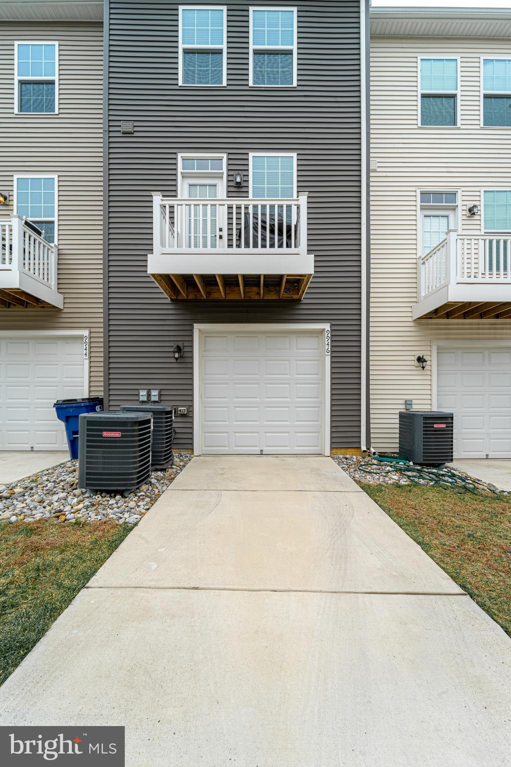 LARGO CRESCENT - Residential